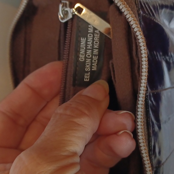 Vintage Genuine Brown Soft Leather EEL Skin Burgundy Shoulder Bag, 13" x 7" - Picture 5 of 8